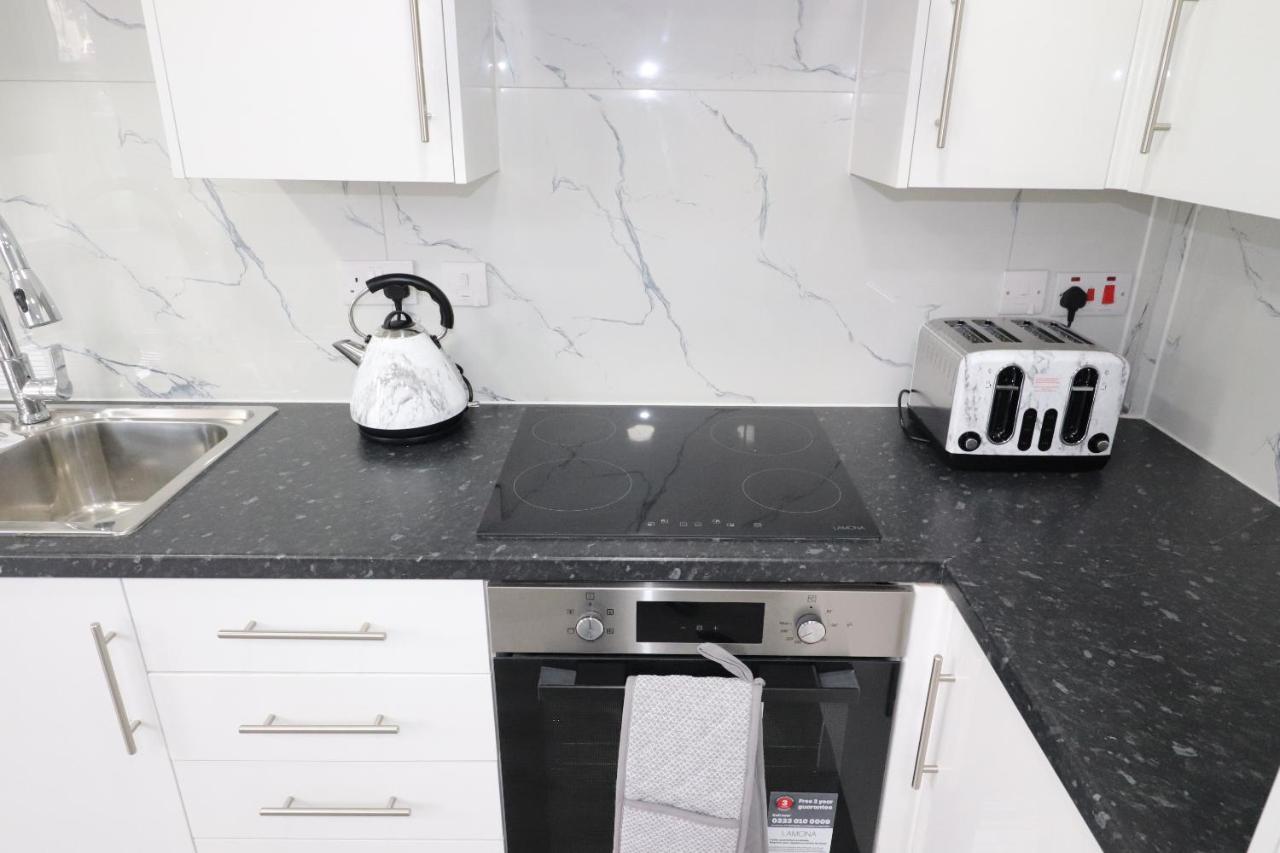 1 Bed Flat, Airport Pick, Drop Available Fibre Broadband, New, Washer Dryer, 10 Mins From City Centre Dartford Zewnętrze zdjęcie